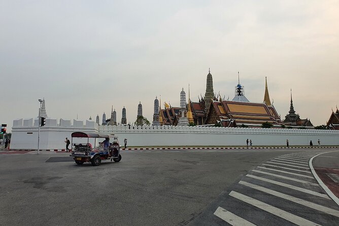 2 Hour Electric Tuk Tuk Cultural Tour of Bangkok - Grand Palace and Wat Pho: The Main Event and the Extra Cost