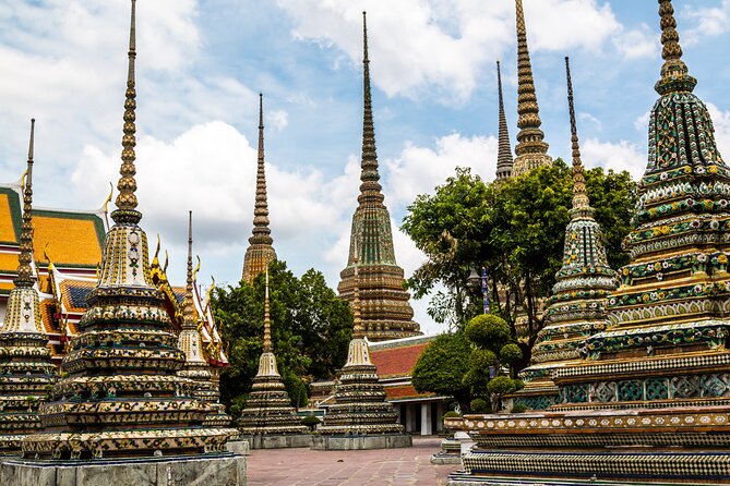 3-Hour Bangkok Walking Tour: Wat Pho and Wat Arun - Coconut Water Break: The Smart Heat Plan