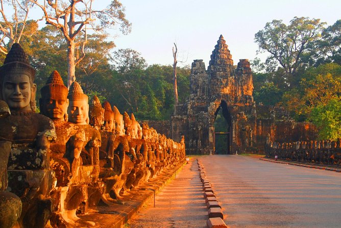 4 Days Expedition From Bangkok to Angkor Wat - Day 2: Angkor Wat first, then Bayon and Ta Prohm