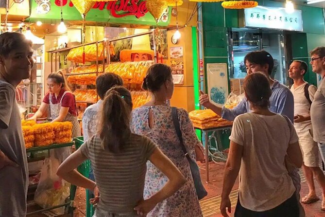 4-Hour Hidden Bangkok TukTuk Street Food Guided Tour - Stop 4: Wat Prayurawongsawat Worawihan, the secret-door night light moment