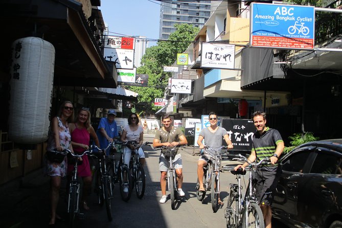 5-Hour Bike Tour of Hidden Bangkok - Fresh food market stop: where you actually see daily life