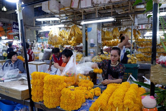 A night at the market - Pak Khlong Flower Talat Original, where the night smells like flowers