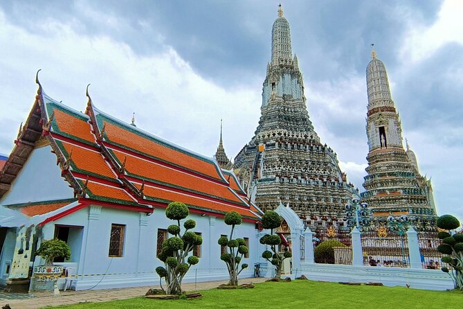 Amazing Bangkok City and Temple Tour with Local Guide - Tuk-tuk ride and city pacing, why this tour feels smooth