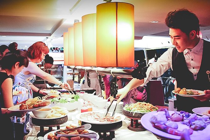 Amazing Chaophraya Dinner Cruise Experience - Price and what you actually get for $45.62