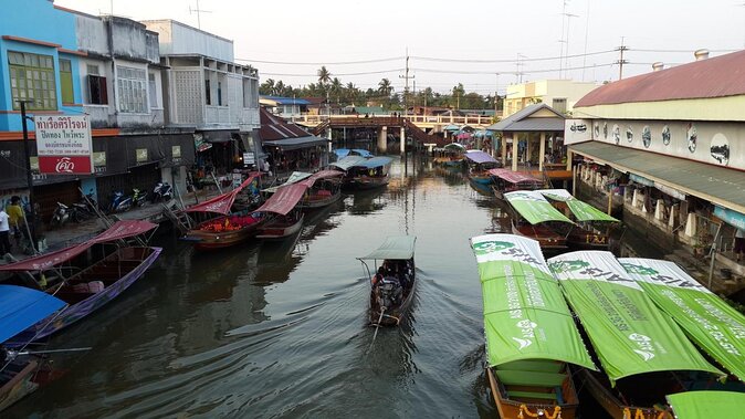 Amphawa Floating Market Tour with Maeklong Railway Market (SHA Plus) - How to get the photos you came for, without ruining the day