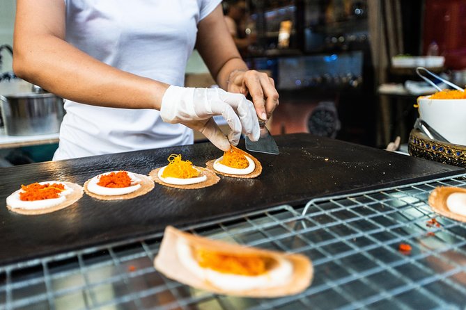 Authentic Street Food Tour in China Town Bangkok - Chinatown by Night, With a Guide Who Does the Ordering