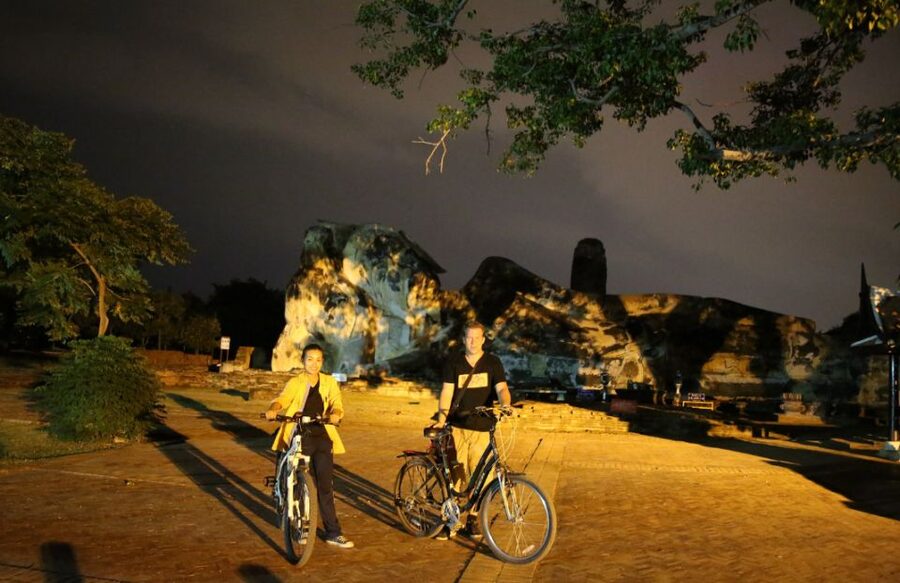 Ayutthaya: 3-Hour Sunset Ride Bike Excursion - Watching Wat Mahathat glow at night, plus the illuminated in-between temples