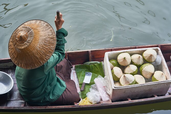 Ayutthaya Bicycle Hike & ATV to Top Attractions & Floating Market - Cycling to Wat Mahathat: the Buddha head in the roots