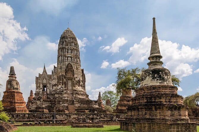 Ayutthaya Bicycle Tour with Scenic Boat Experience - The bicycle portion: what you’re really doing for 3 hours