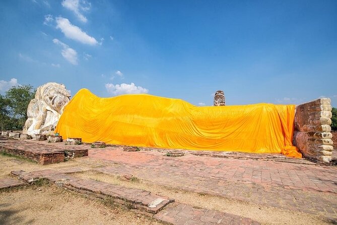Ayutthaya Funky Frogy Tuk Tuk Experience With Famous Temple - Wat Chaiwatthanaram: sunset views, Khmer-style architecture, and bats