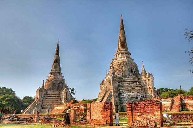 Ayutthaya’s Top Temple & Boat Tour From Bus Station - Wat Mahathat: the Great Relic and the famous roots