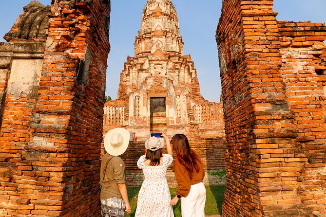 Ayutthaya Summer Palace and Temples Day Tour from Bangkok - Key highlights you’ll feel in the moment