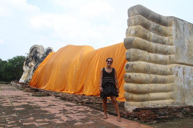 Ayutthaya Sunset Discovery, Boat Ride, Iconic Spots, Local Market - Chao Phrom Market: snack and souvenir time that feels local