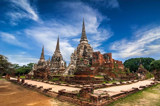 Ayutthaya Tour from Bangkok with Grand Pearl River Cruise - Wat Lokayasutharam (The Reclining Buddha): Watch the Orientation