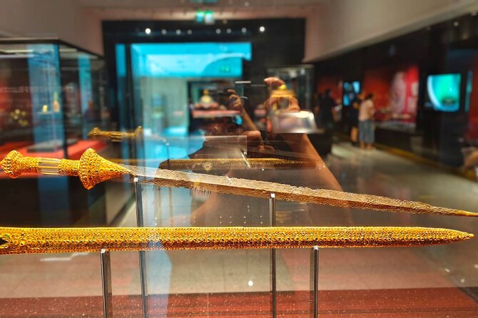 Ayutthaya UNESCO World Heritage Day Tour: Royal Treasures of Siam - Wat Phanan Choeng Worawihan: ending with the 19-meter Luang Pho To