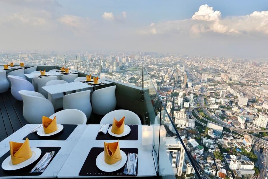 Baiyoke Tower Balcony Buffet & Observation Deck 81st Floor - Who this experience suits best