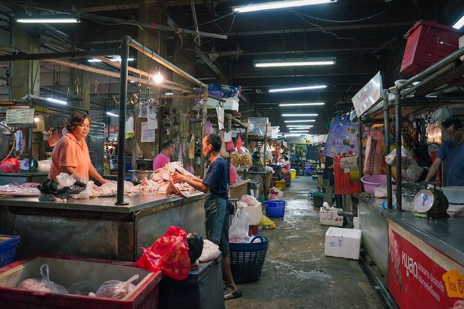 Bang Rak Backstreets: Local Bites & Culture Walking Tour - Bangkokian Museum: architecture and everyday objects in 15 minutes