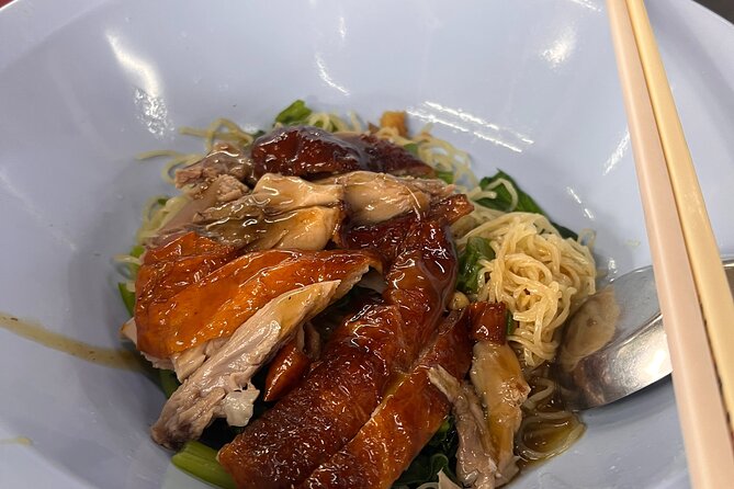 Bang Rak Backstreets: Local Bites & Culture Walking Tour - Lunch at a hidden Thai spot: Thai curries with local pacing