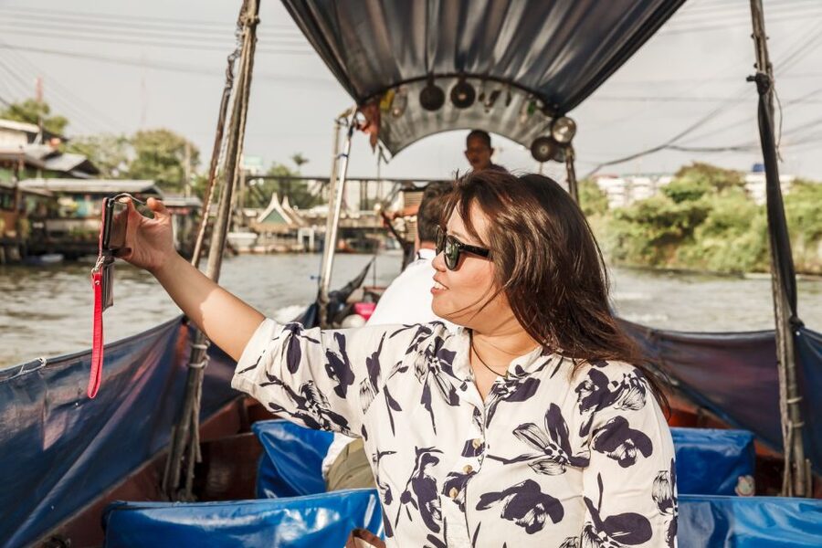 Bangkok: 2-Hour Canal Tour by Teak Boat - Tips to make the most of a hot Bangkok water ride