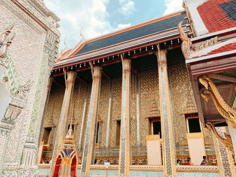 Bangkok: 2 Hours Grand Palace & Wat Pho Private Tour - How the private guide changes the whole experience