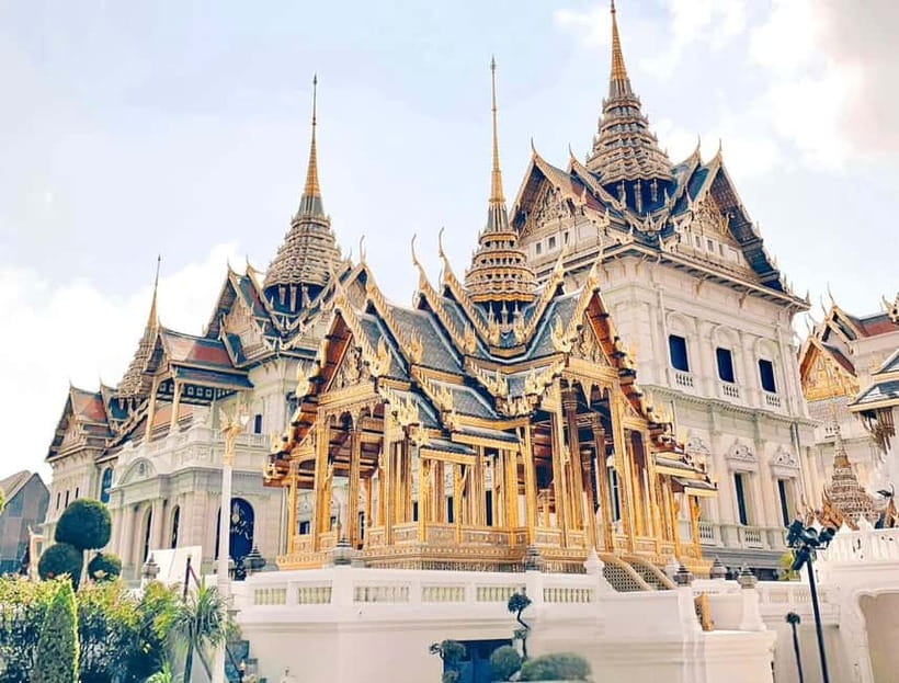 Bangkok: 2 Hours Grand Palace & Wat Pho Private Tour - What to wear and bring for Bangkok temples