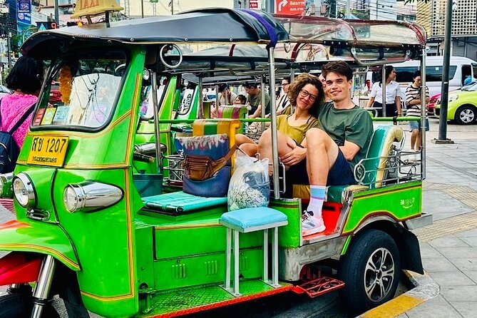 Bangkok 3-in-1 Tour: Longtail Boat,TukTuk & Street Food Adventure - Tuk-Tuk to Sao Chingcha and Old Town Landmarks