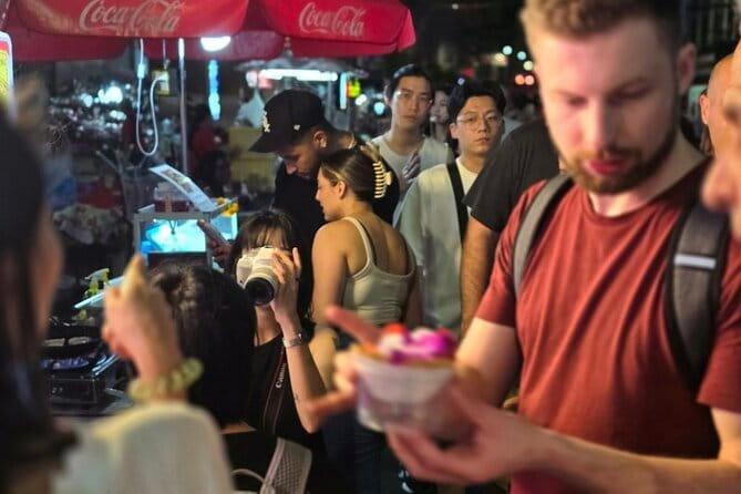 Bangkok: A 4 Hours Tuk Tuk Sightseeing Tour At Iconic Landmarks - Guide quality and small group logistics (Tok keeps it moving)