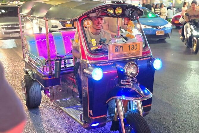 Bangkok: A 4 Hours Tuk Tuk Sightseeing Tour At Iconic Landmarks - Wat Arun exterior views, with the 5 pm closure working in your favor