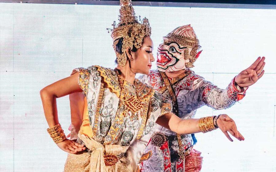 Bangkok: Alangka Luxury Cruise with Buffet and Live Music - Live Thai classic dance and music, plus the sound system factor