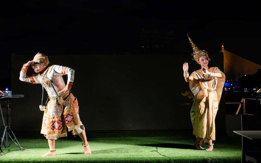 Bangkok: Alangka Luxury Cruise with Buffet and Live Music - Price and value: is $37 a good deal for what you get?