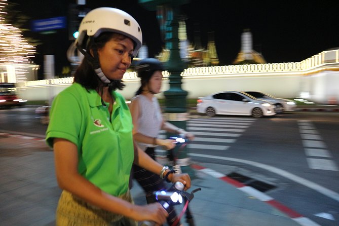 Bangkok at Night by Electric Scooter - Pak Khlong Talat Flower Market at Night, Open 24 Hours
