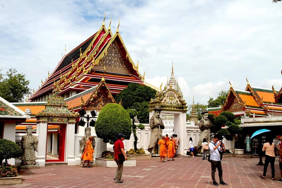 Bangkok: Audio guides for Bangkok, Ayutthaya & Chiang Mai - Chiang Mai: Wat Phra Singh, Chedi Luang, Doi Suthep, plus Hill Tribes