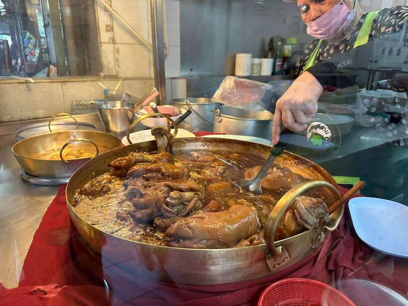 Bangkok Authentic Tasting Thai-Chinatown Walking Food Tour - What’s included: water, refreshments, and the tasting plan