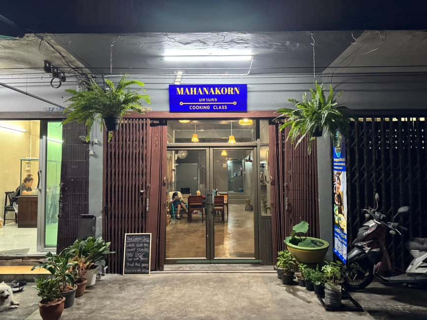 Bangkok: Authentic Thai Cooking Class with Local Host - Getting There From BTS, MRT, or the River