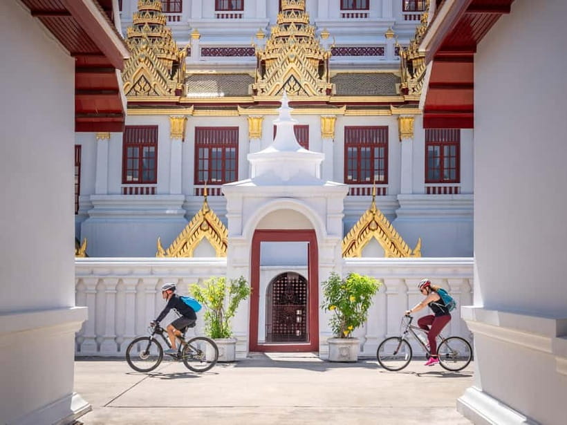 Bangkok: Backstreets and Historic Temples Bike Tour - Bangkok Noi Canal Lanes, Small Bridges, and Community Life