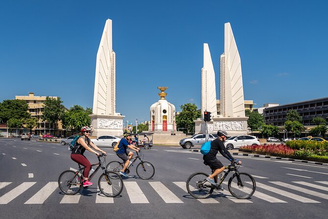 Bangkok: Backstreets and Temple Historic Bike Tour - A Bangkok Backstreet Route That Starts Off Easy and Gets Real