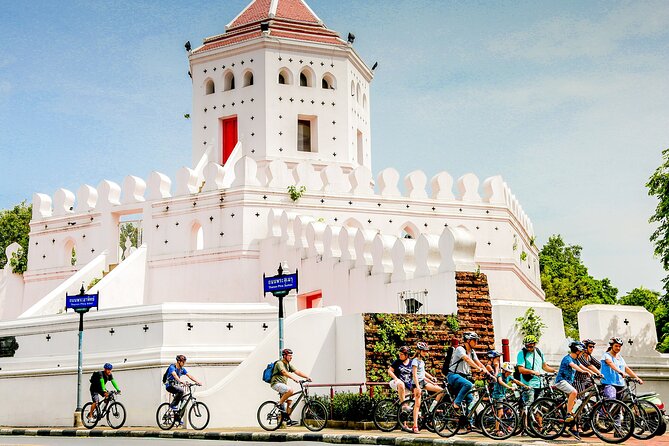 Bangkok: Backstreets and Temple Historic Bike Tour - Chao Phraya River Crossing and the Grand Palace Park Walk