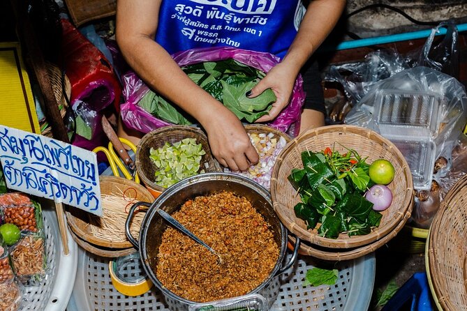 Bangkok Backstreets Food Tour with 15+ Tastings - Stop 1 in Chinatown/Yaowarat: street food you can’t easily find on your own