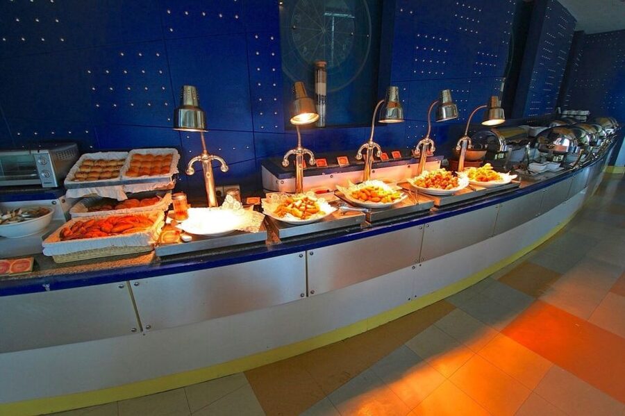 Bangkok: Baiyoke Observation Deck with Lunch/Dinner Buffet - The 84th Floor 360-Degree Revolving Roof Deck: Rotating Views and Photo Moments