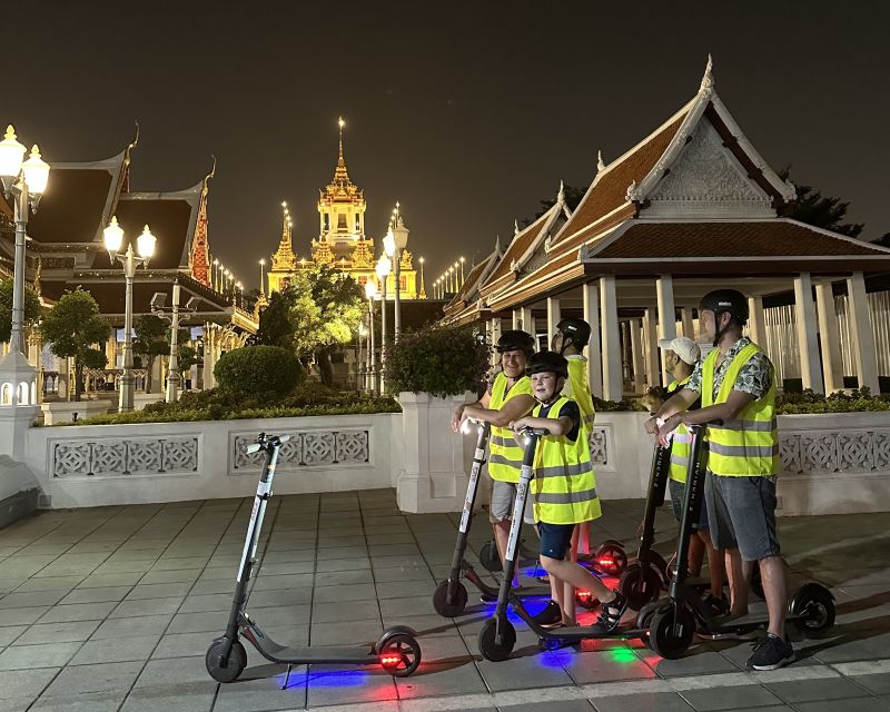 Bangkok By Night by Electric Scooter &/or Bike - A short neighborhood stop, then Wat Prayurawongsawat Worawihan