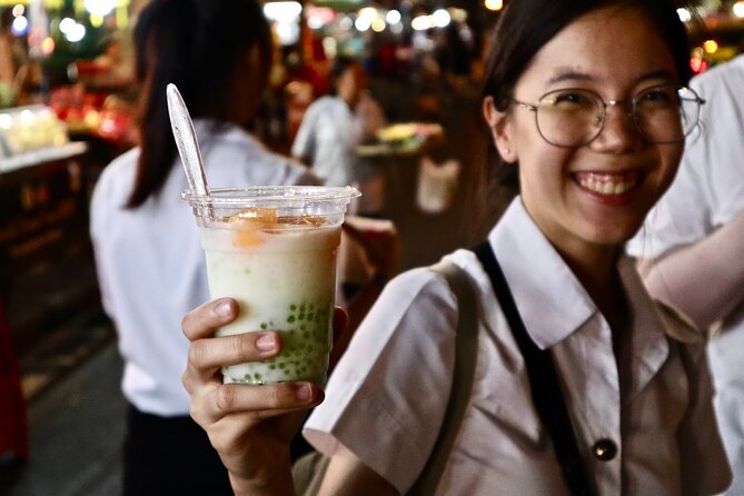 Bangkok by Night Food Tour with 10+ Tastings in Chinatown - Chinatown Food Focus: How the 10+ Tastings Become a Street-Food Education