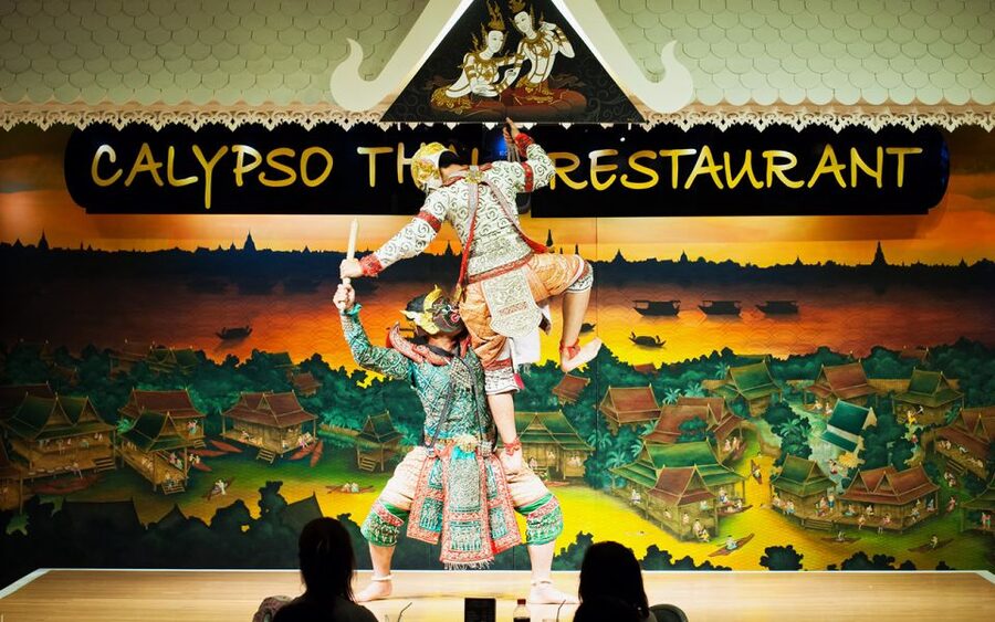 Bangkok: Calypso with Thai Classical Dance - First impressions inside Calypso