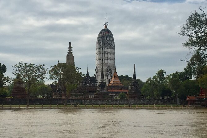 Bangkok Canal Tour by long tail boat, Wat Arun and Wat Pho - Wat Pho and the Thai Traditional Massage School: The Reclining Buddha Up Close