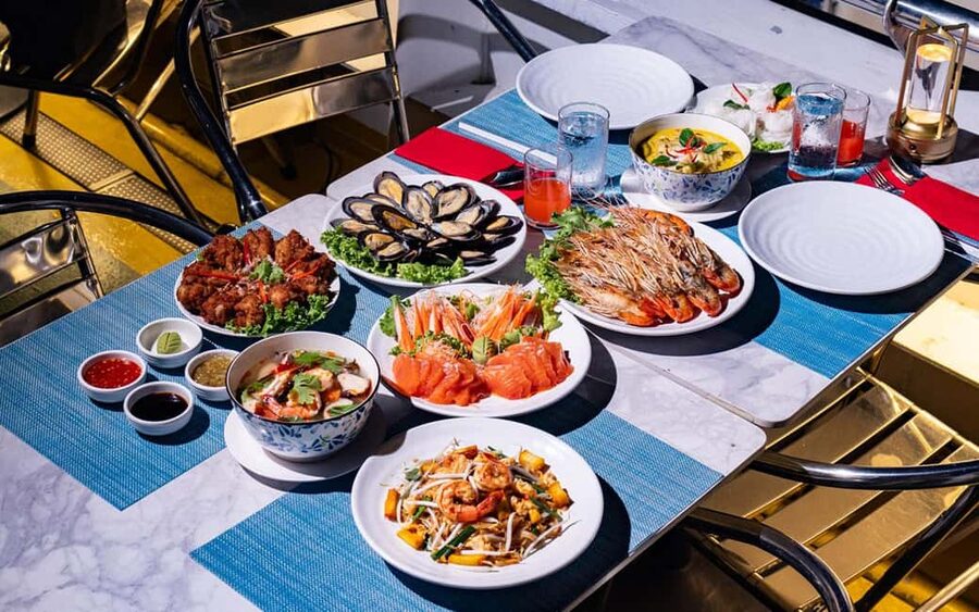 Bangkok: Carnival Dinner Cruise with Free-Flow Beer & Buffet - Should you book the Bangkok Riverside Carnival Dinner Cruise?
