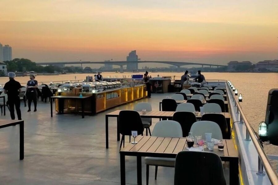 Bangkok: Chao Phraya Buffet Dinner Viva Alangka Cruise - Who This Cruise Is Best For