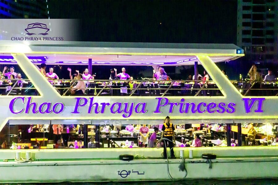 Bangkok: Chao Phraya Princess Dinner Cruise - Best seating, weather mood, and who should avoid this ride