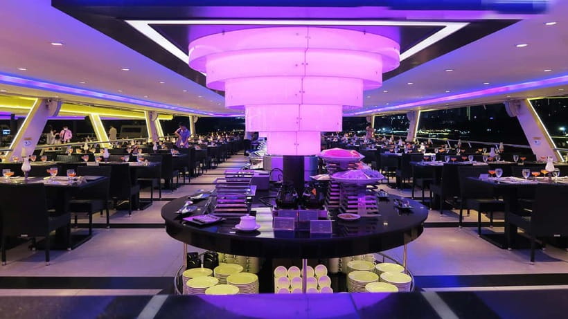 Bangkok: Chao Phraya Princess Dinner Cruise & Hotel Transfer - Picking the right deck: open-air upper for landmarks, air-conditioned lower for comfort