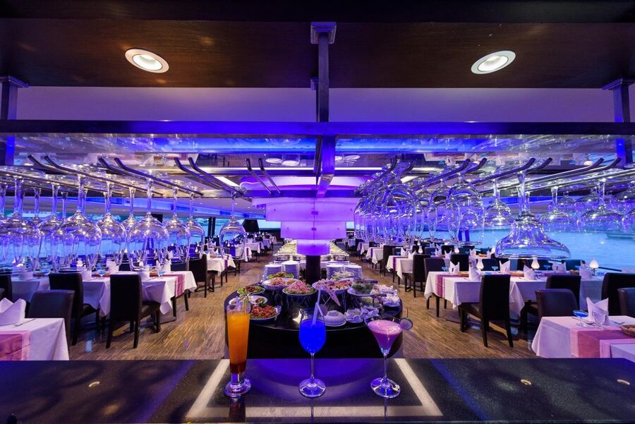 Bangkok: Chao Phraya Princess Dinner Cruise Ticket - Seating and deck strategy for better views