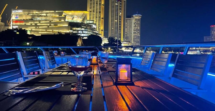 Bangkok: Chao Phraya River Buffet Dinner Cruise - Key things that make this cruise work