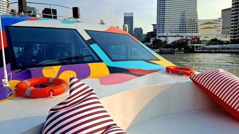 Bangkok : Chaophraya Booze Cruise – Drinks Onboard - Why this Chao Phraya drinks cruise is a smart Bangkok night plan